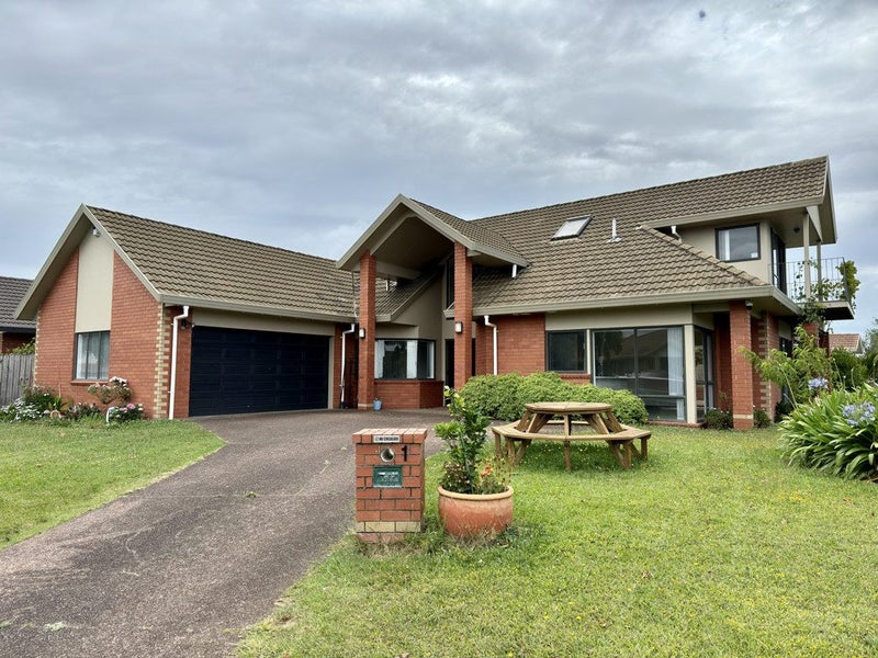 1 Fencotie Place, Northpark, Auckland - Carousel 1