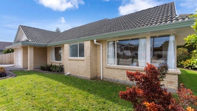 1 Formby Avenue, Point Chevalier, Auckland - Carousel 1