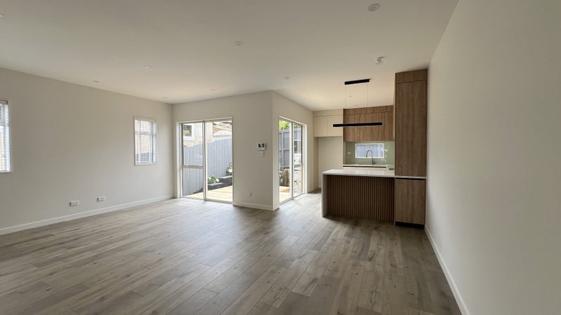90 Stanaway Street, Hillcrest, Auckland - Carousel 2