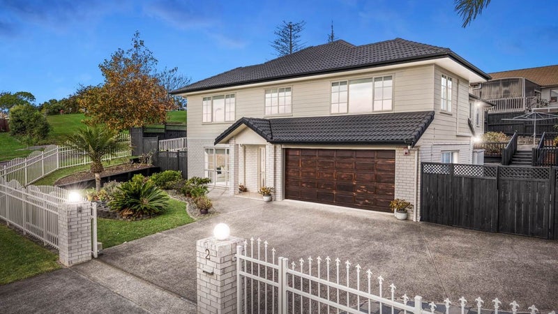 2 San Luis Place, Golflands, Auckland - Carousel 1