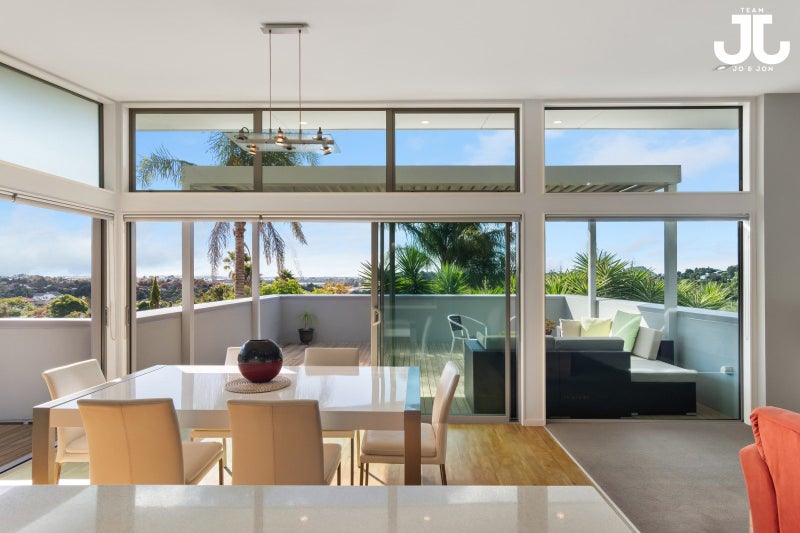 49 Amberley Crescent, Bethlehem, Tauranga - Carousel 1