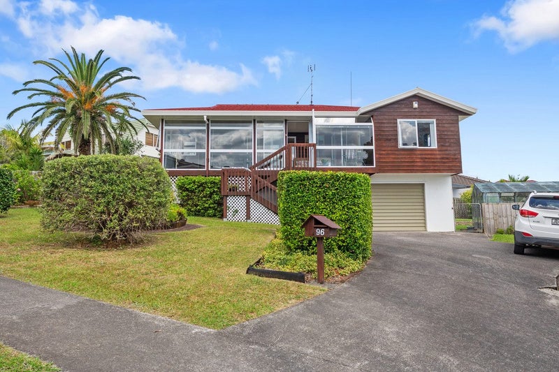 96 Unsworth Drive, Unsworth Heights, Auckland - Carousel 1