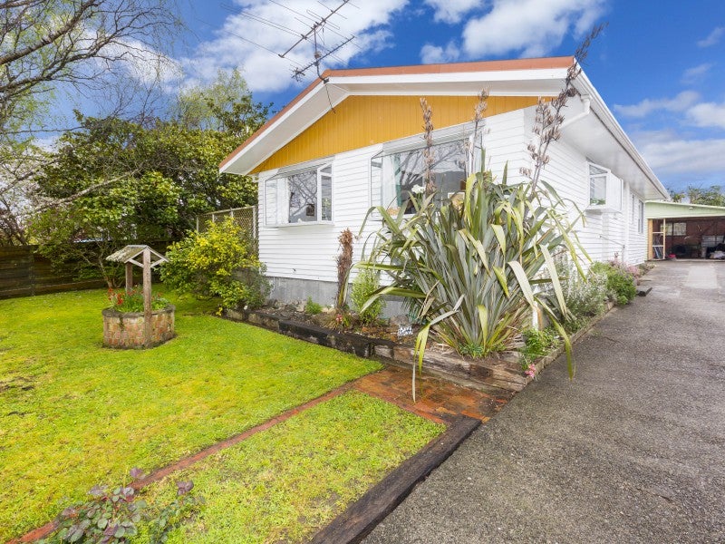 23 Omaha Grove, Totara Park, Upper Hutt - Carousel 18
