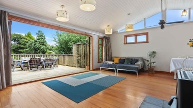 30 Rimutaka Place, Titirangi, Auckland - Carousel 1