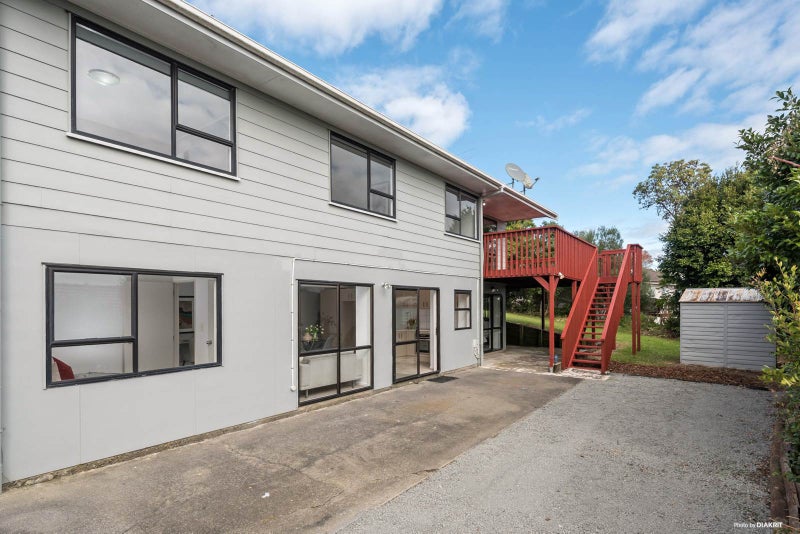 31 Santiago Crescent, Unsworth Heights, Auckland - Carousel 1
