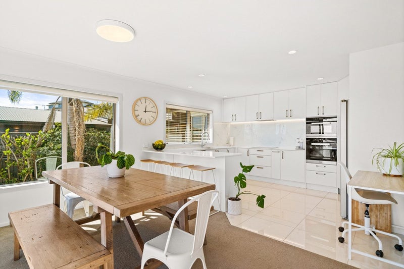 10 Harkin Close, Bethlehem, Tauranga - Carousel 1