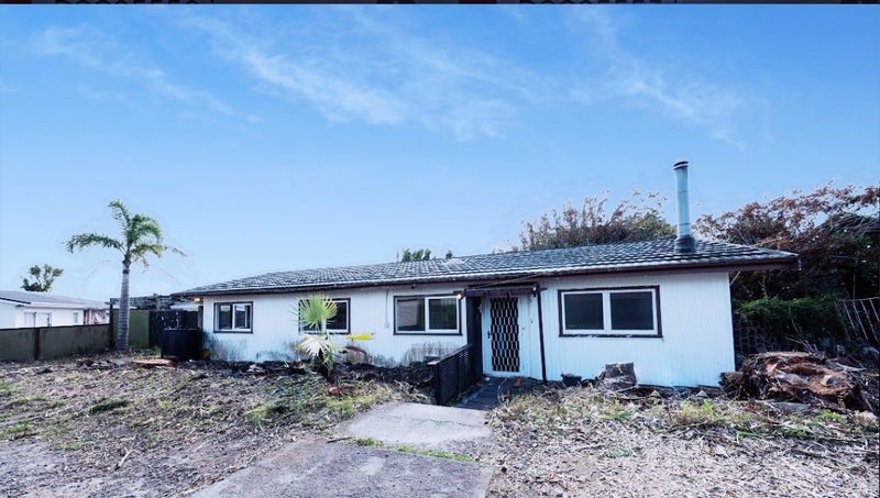 24 Robert Burke Place, Henderson, Auckland - Carousel 1