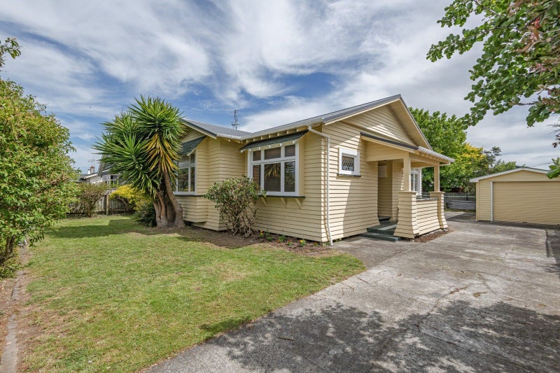 6 Kowhai Avenue, Takaro, Palmerston North - Carousel 1