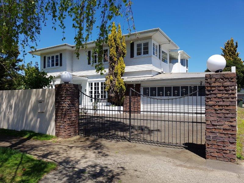 12 Malfroy Road, Victoria, Rotorua - Carousel 1