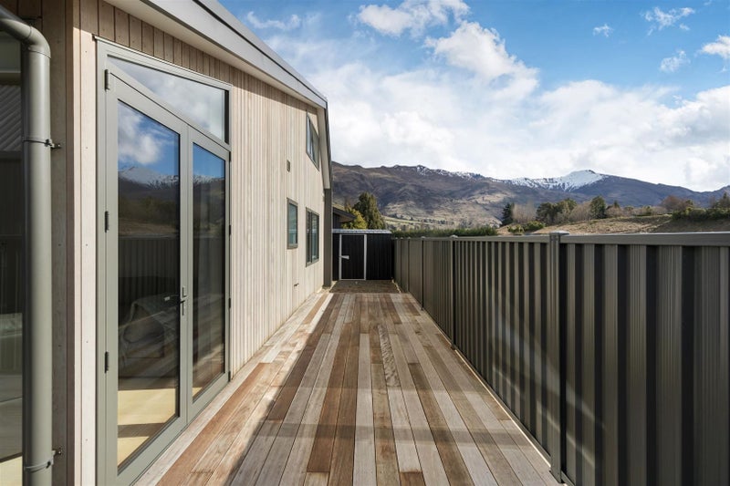 11 Cleland Close - Carousel 13