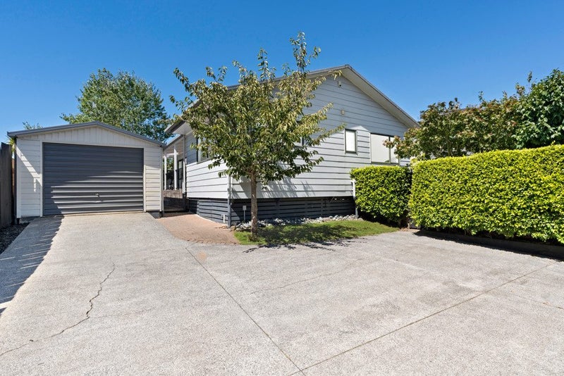 69A Kervil Avenue, Te Atatu Peninsula, Auckland - Carousel 1