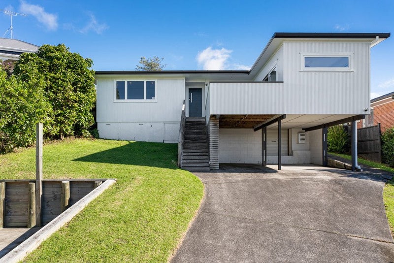 12 Nutsey Avenue, Northcote, Auckland - Carousel 1