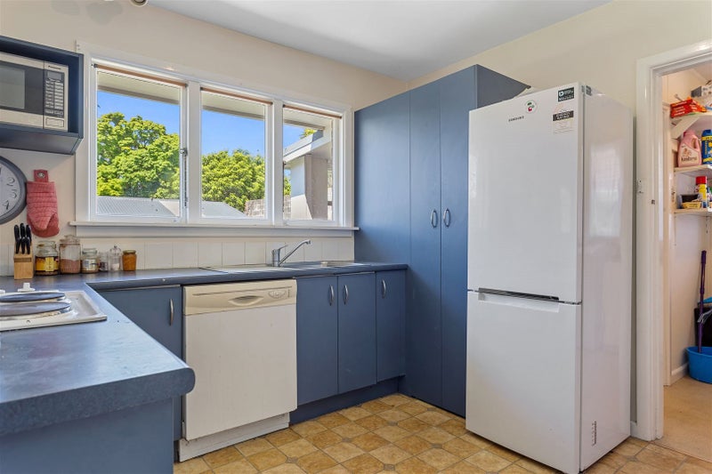 32 Torquay Place, Bryndwr, Christchurch - Carousel 2