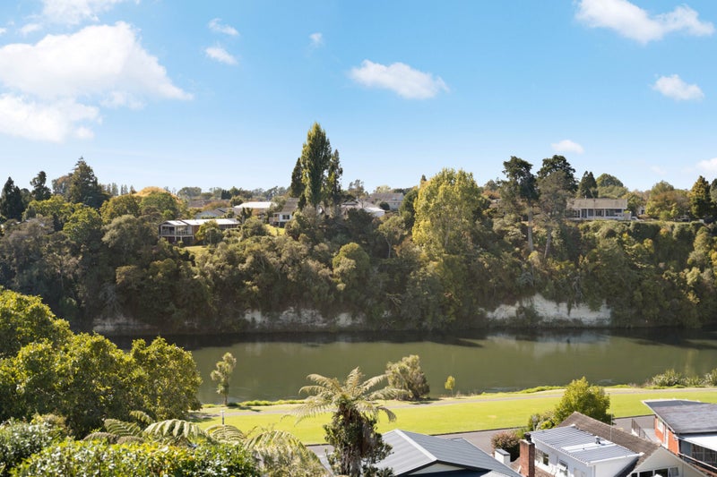 4/100 Beerescourt Road, Beerescourt, Hamilton - Carousel 2