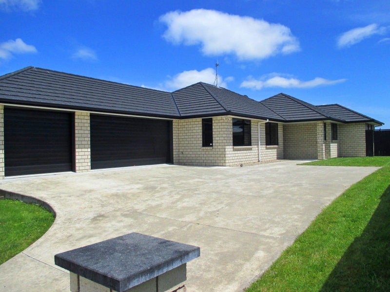 53 Rosalie Terrace, Kelvin Grove, Palmerston North - Carousel 1