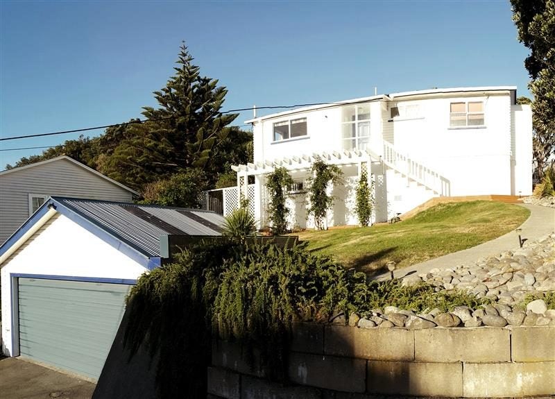 5 Bowes Crescent, Strathmore Park, Wellington - Carousel 1