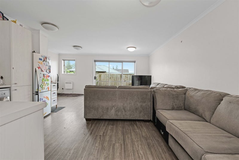 65 Chiefs Court, Hamilton East, Hamilton - Carousel 2