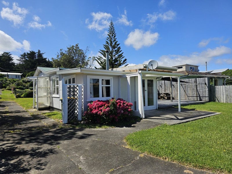 169 Kahukura Avenue, Waitarere Beach, Levin - Carousel 2