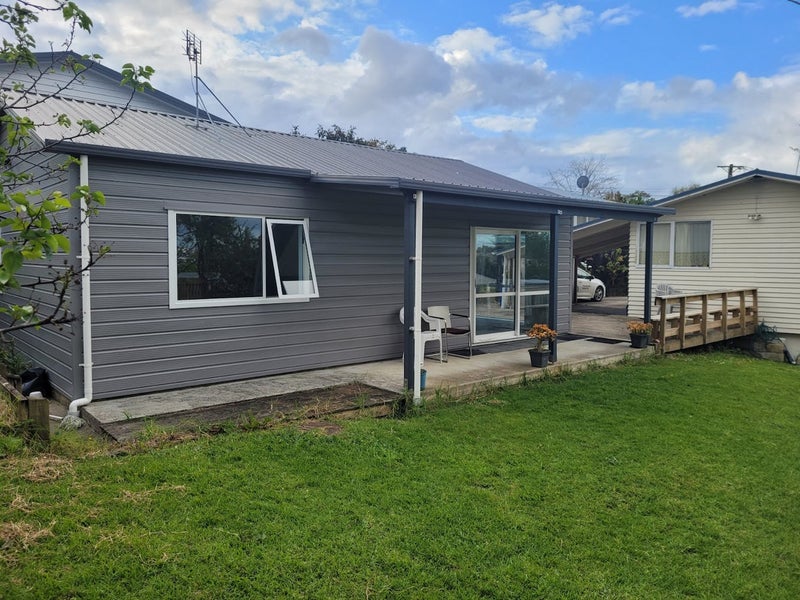 5 Rickards Place, New Lynn, Auckland - Carousel 2