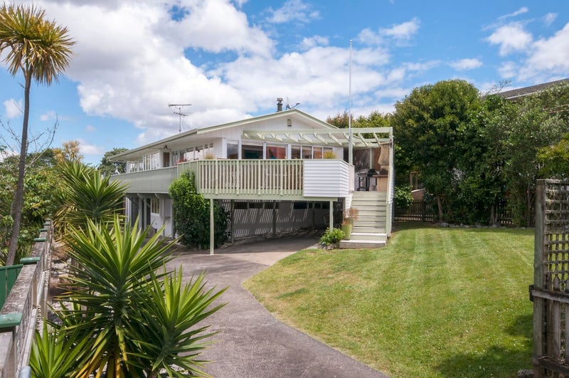 80 Marine Parade, Mellons Bay, Auckland - Carousel 1
