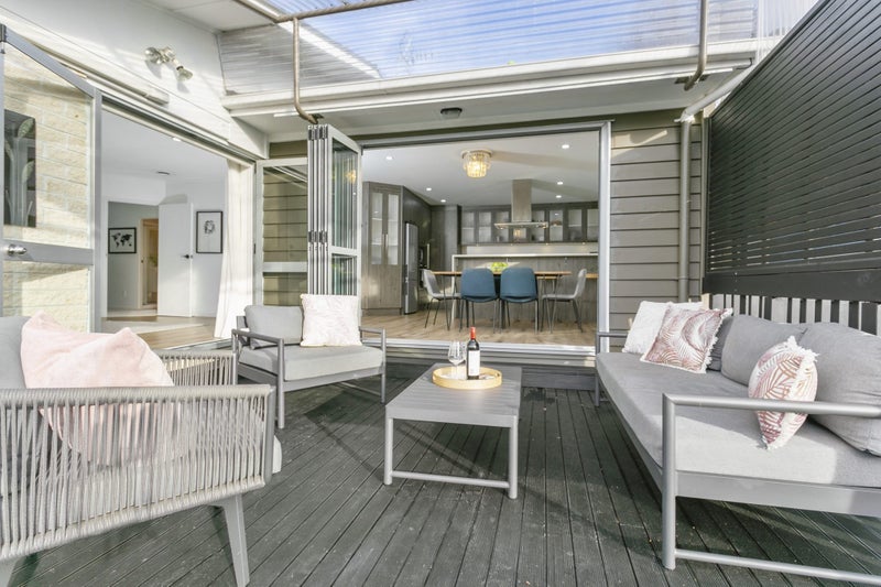 2/38 Stanniland Street, Sunnyhills, Auckland - Carousel 2