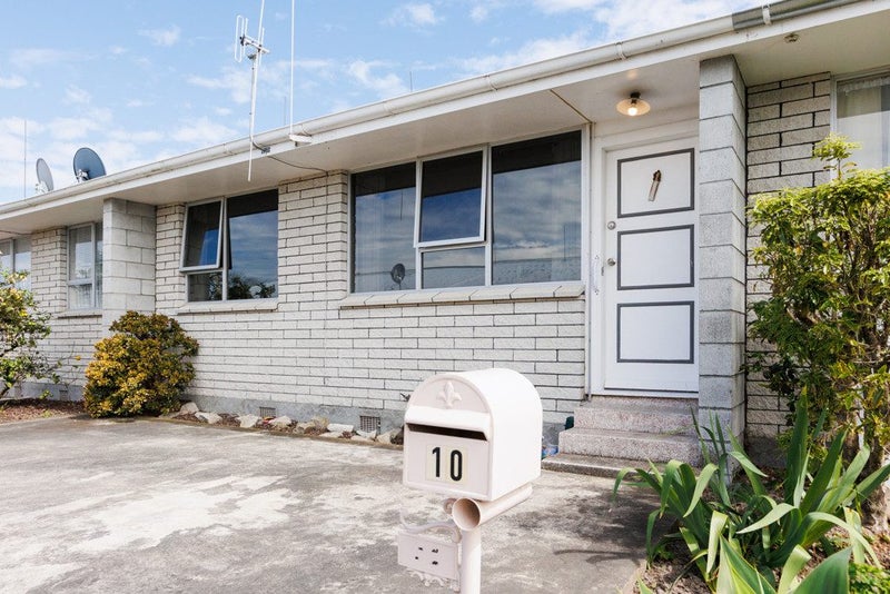 10 Kiwi Court, Roslyn, Palmerston North - Carousel 1