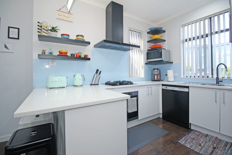 4 Bushpark Place, Flat Bush, Auckland - Carousel 2
