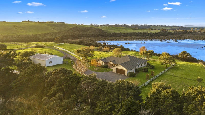 68D Tuparekura Road, Helensville - Carousel 1