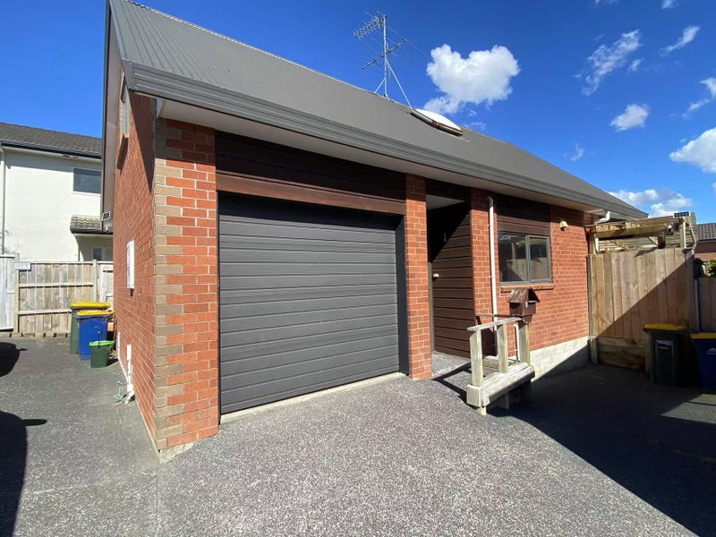 13/37 Fields Parade, Oteha, Auckland - Carousel 1