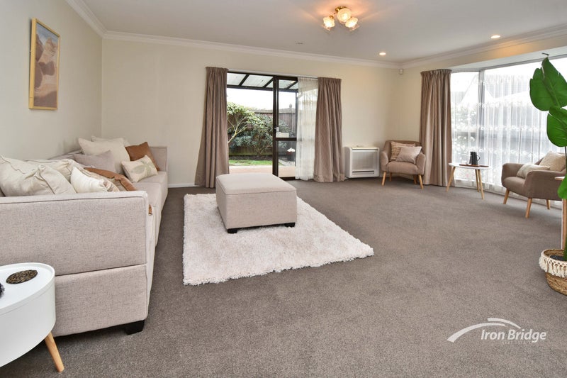 1/20 Creese Place, Redwood, Christchurch - Carousel 2