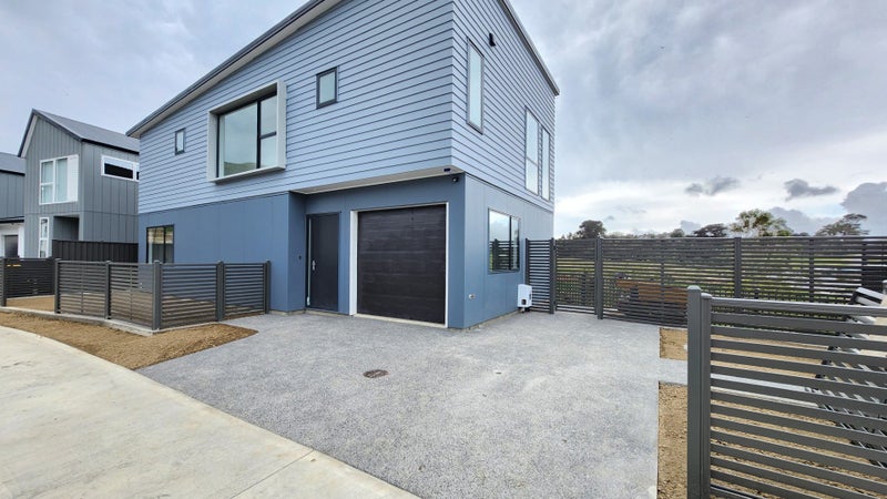 12 Koreke Close, Kenepuru, Porirua - Carousel 1