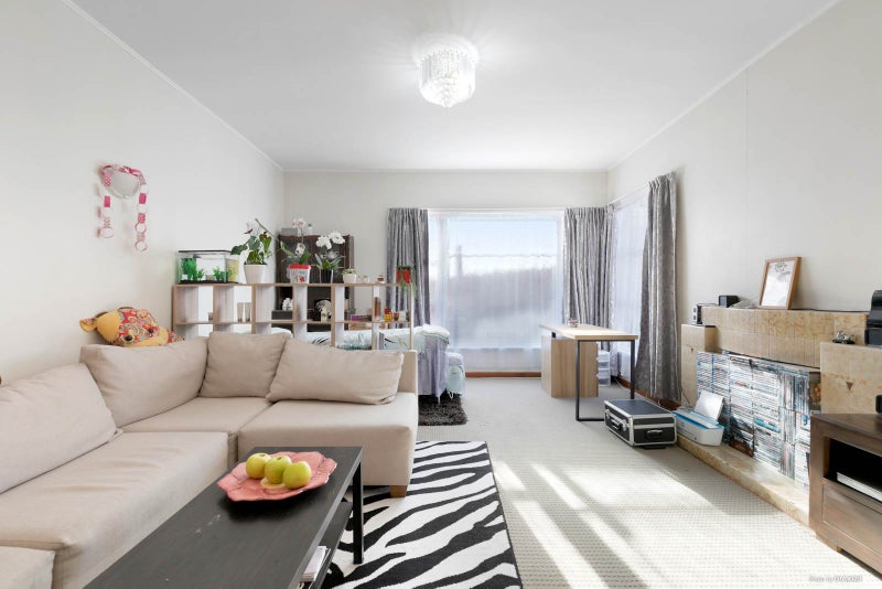 243 Hillsborough Road, Hillsborough, Auckland - Carousel 2