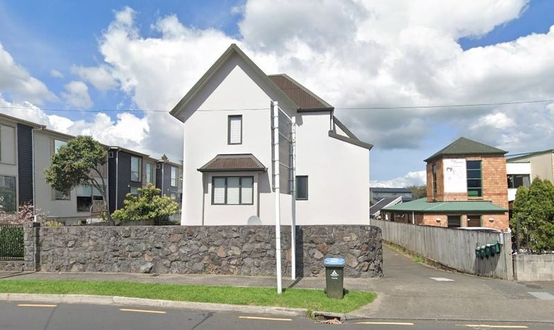 17D Mount Smart Road, Royal Oak, Auckland - Carousel 1