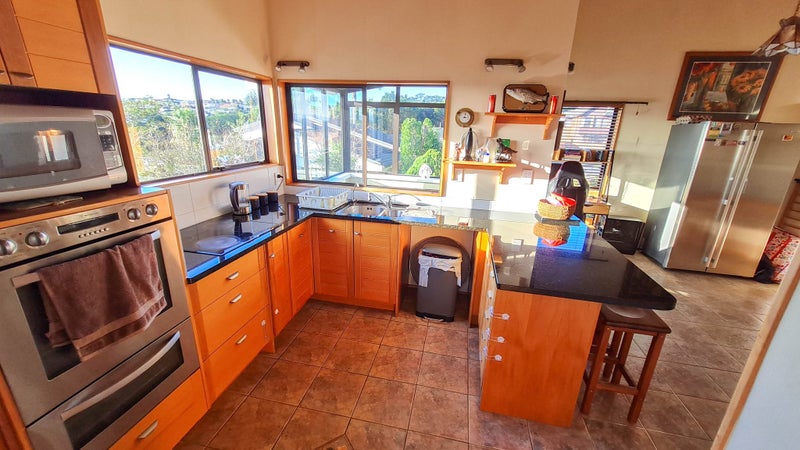 8 Ilex Place, Totara Heights, Auckland - Carousel 2