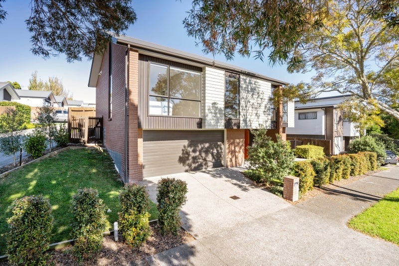 22 Merfield Street, Glen Innes, Auckland - Carousel 1