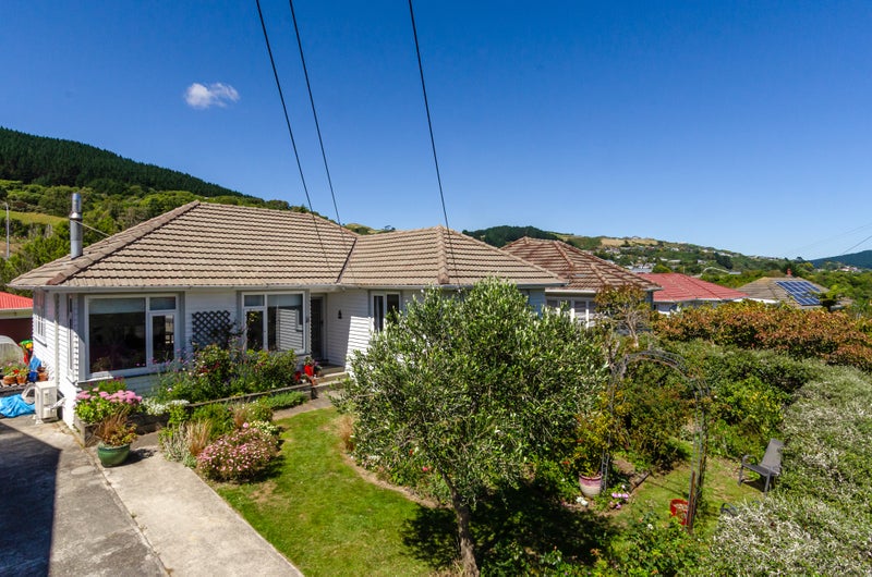 18 Coates Street, Tawa, Wellington - Carousel 2