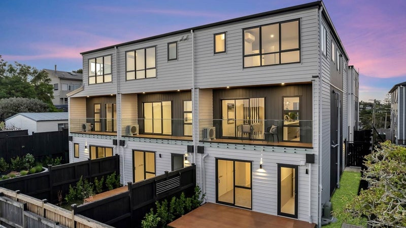 23F Pupuke Road, Birkenhead, Auckland - Carousel 1