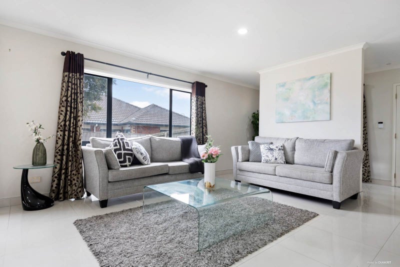 33 Newbliss Crescent, East Tamaki Heights, Auckland - Carousel 2