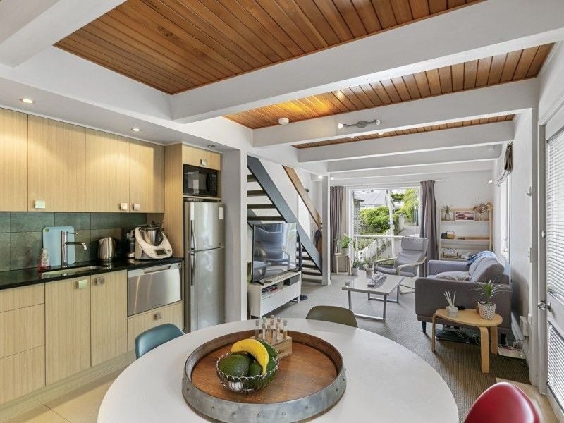 24 Cottleville Terrace, Thorndon, Wellington - Carousel 1