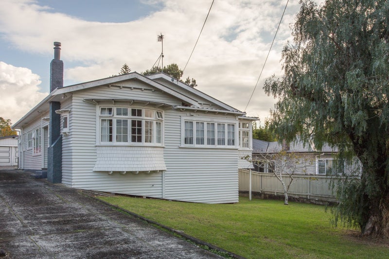 16 Croydon Road, New Lynn, Auckland - Carousel 2