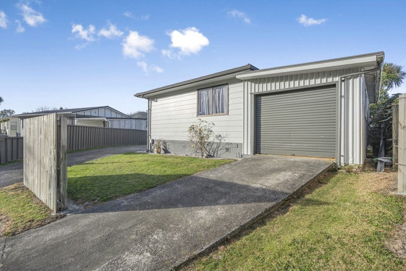 5 Ely Grove, Wainuiomata, Lower Hutt - Carousel 2
