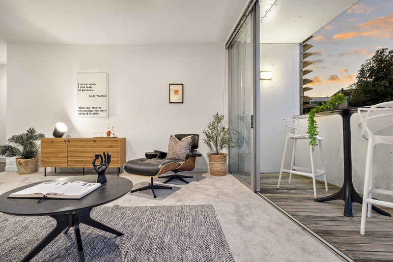 2A/8 Fisher-point Drive, Freemans Bay, Auckland - Carousel 1