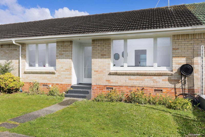 2/4 Fleming Street, Manurewa East, Auckland - Carousel 1