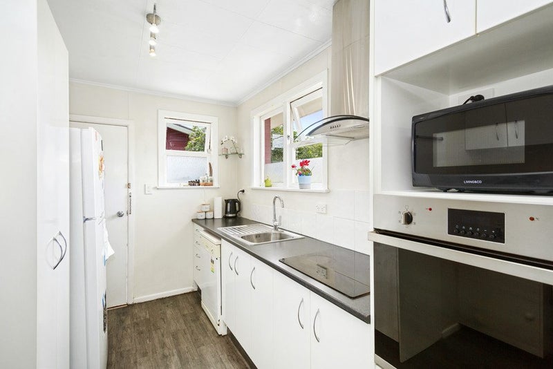 2/33 Ward Street, Trentham, Upper Hutt - Carousel 2