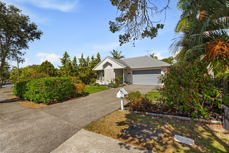 24 Picasso Drive, West Harbour, Auckland - Carousel 2