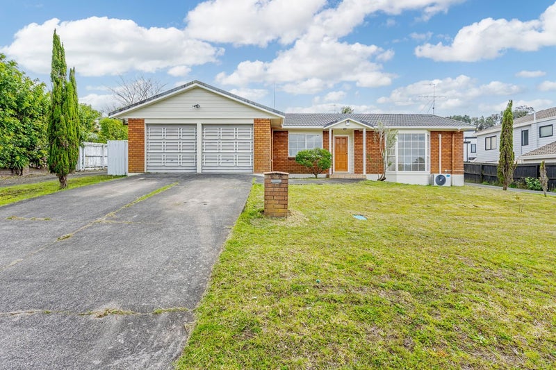 49 Centorian Drive, Windsor Park, Auckland - Carousel 1