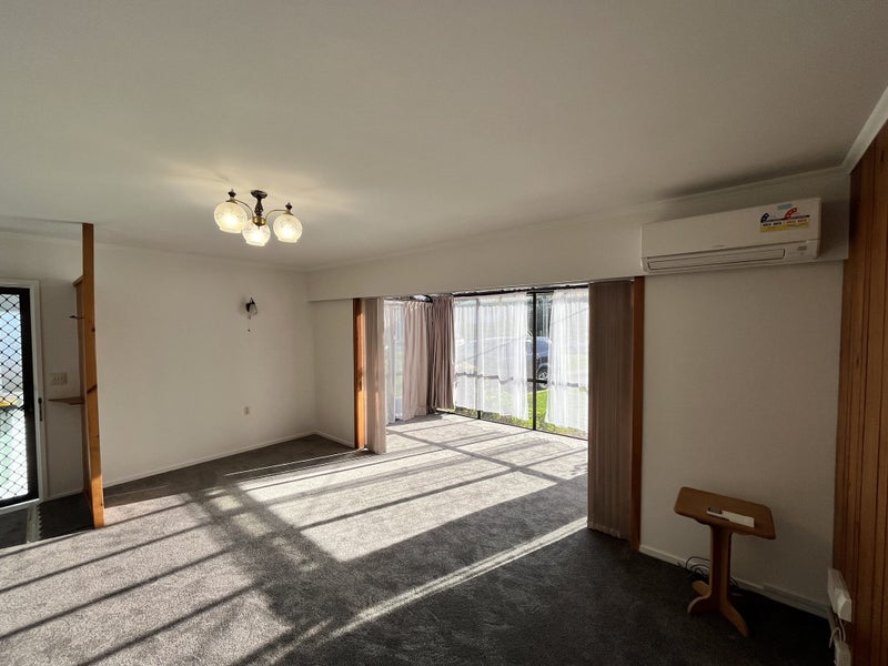2/7 Maunder Place, New Lynn, Auckland - Carousel 2