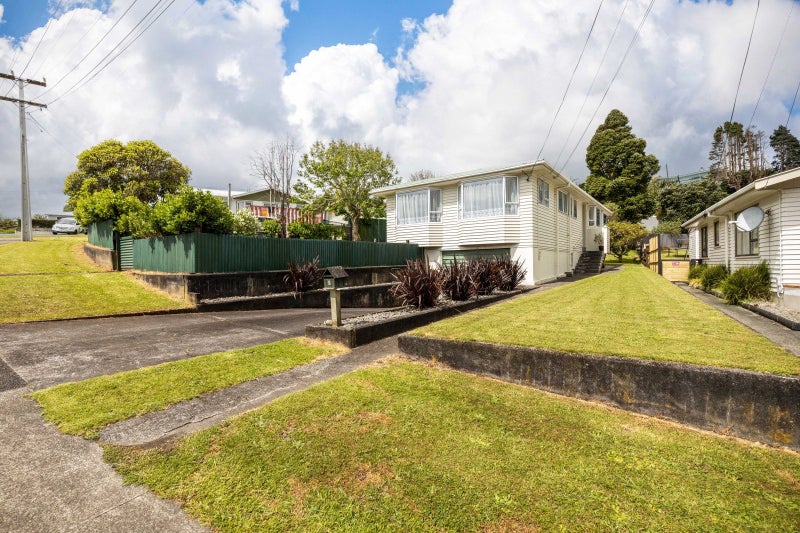 5 Oranga Street, Marfell, New Plymouth - Carousel 1
