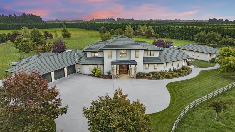 1905 South Eyre Road, Rangiora - Carousel 1