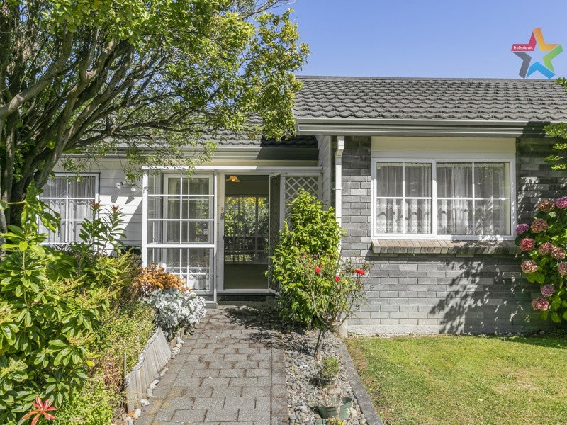 4/169 Whites Line East, Waiwhetū, Lower Hutt - Carousel 2